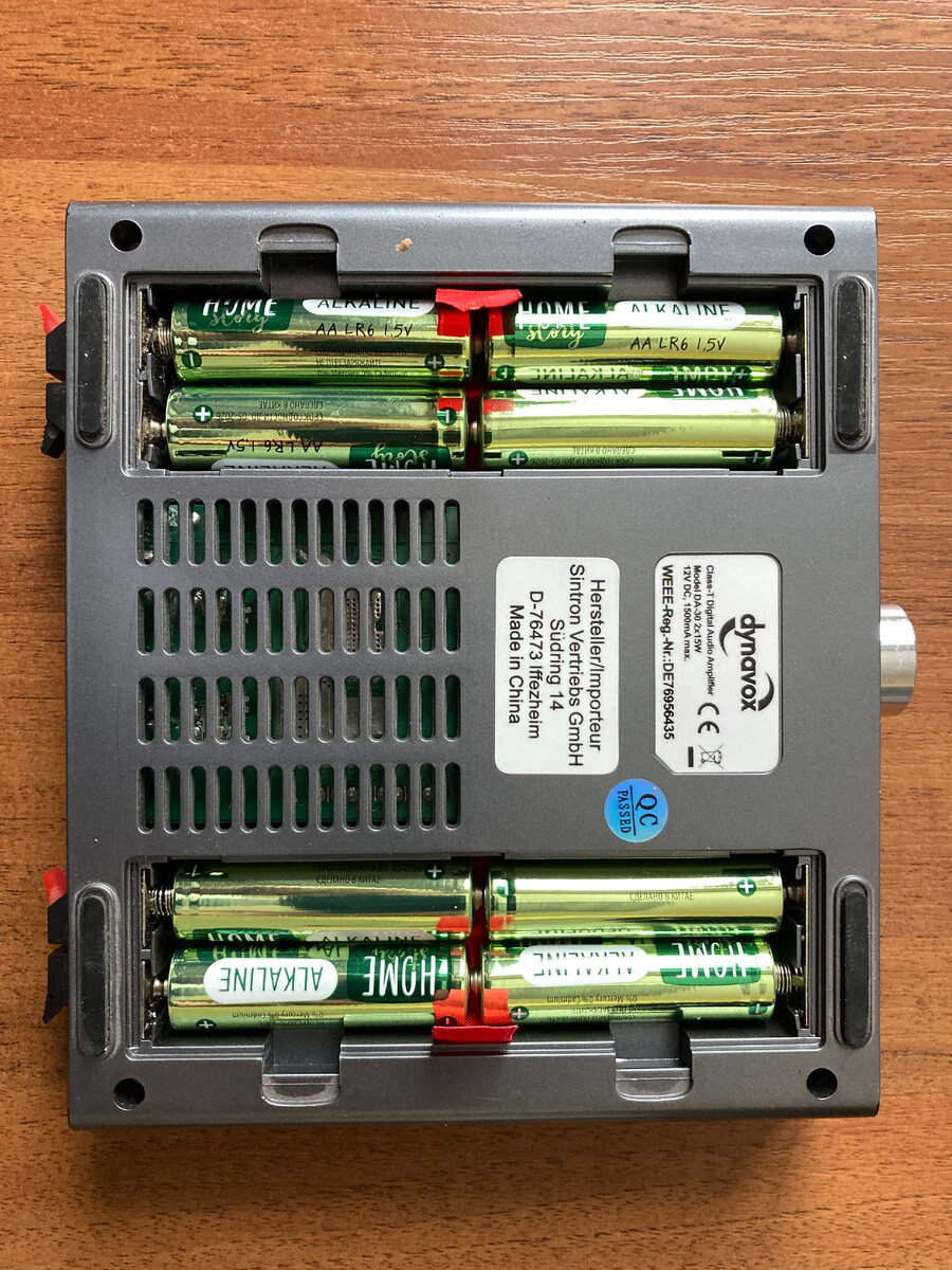 Dynavox DA-30, вид снизу
