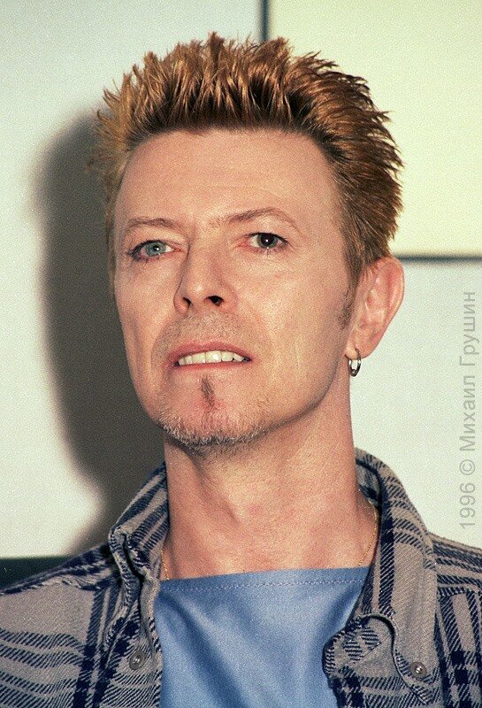 Дэвид Боуи на пресс-конференции в Москве. 1996 год