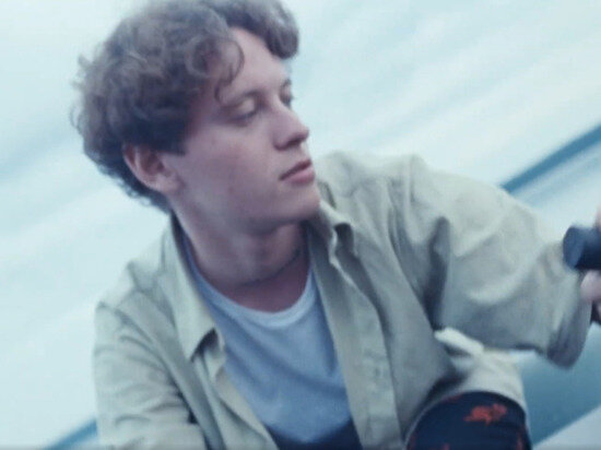     Фото: скрин из клипа «Деревенька»