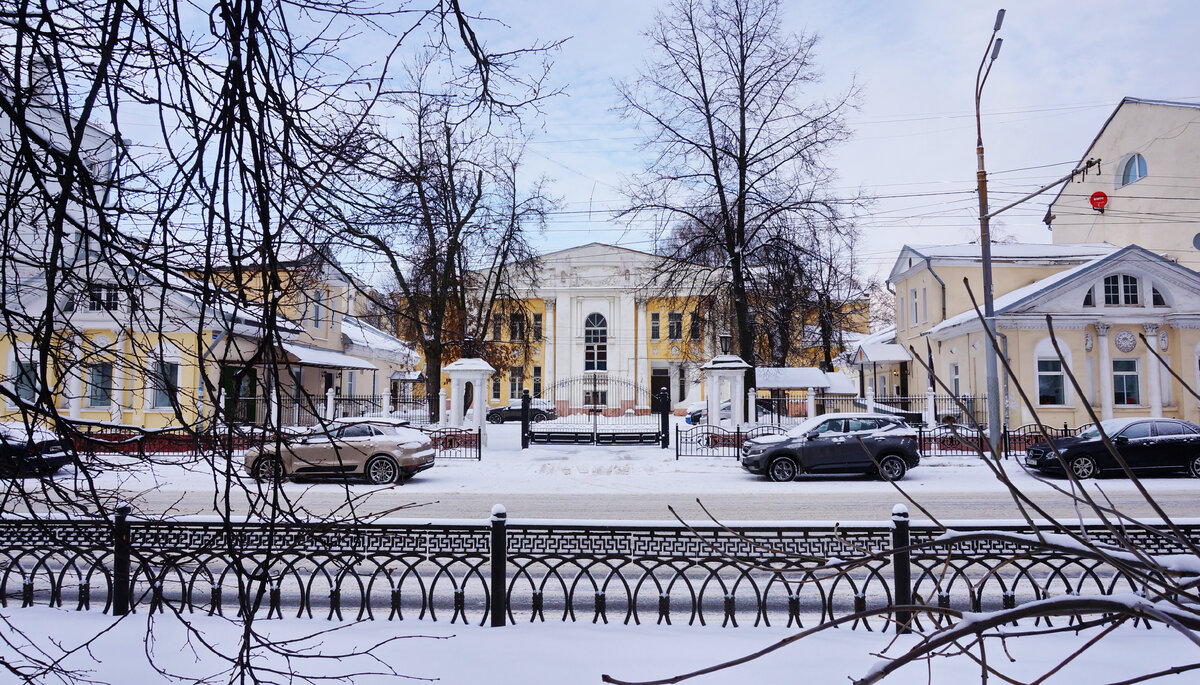 Усадьба Авенира Вахрамеева с боковыми флигелями