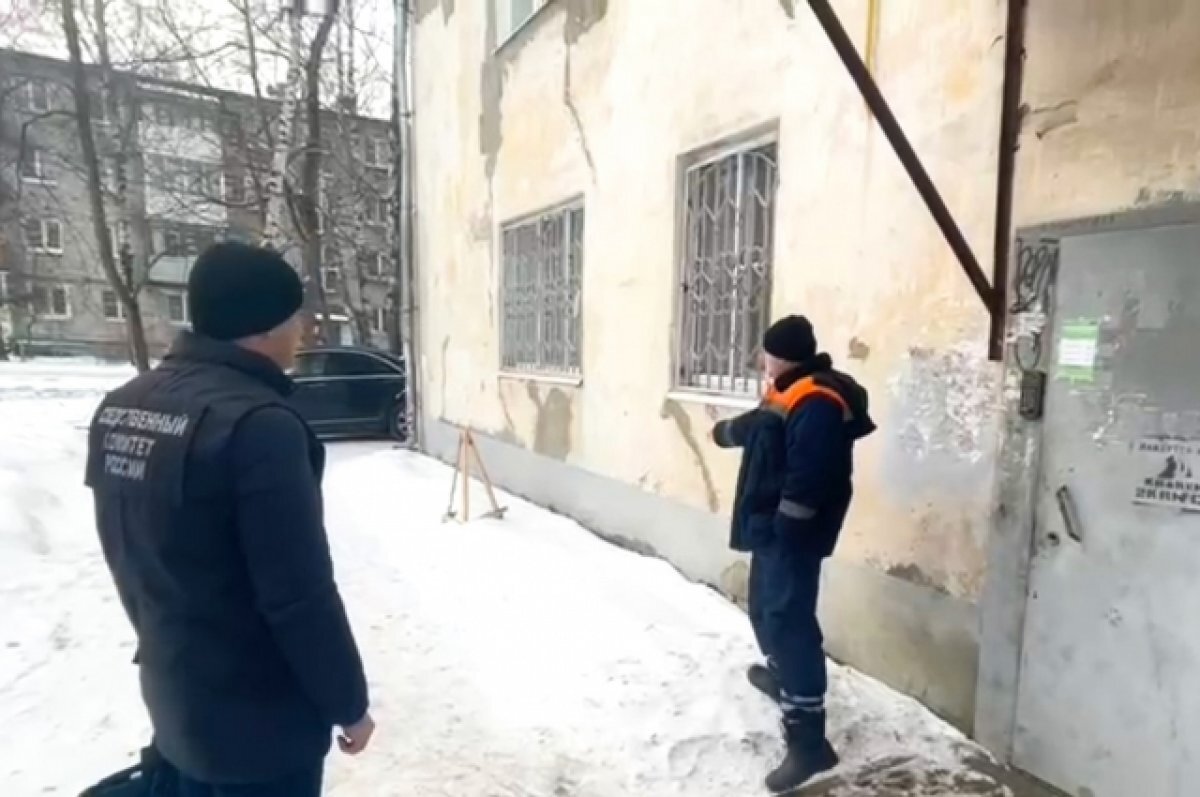    В Твери СК проверит дом с обледеневшей газовой трубой и дырой в крыше