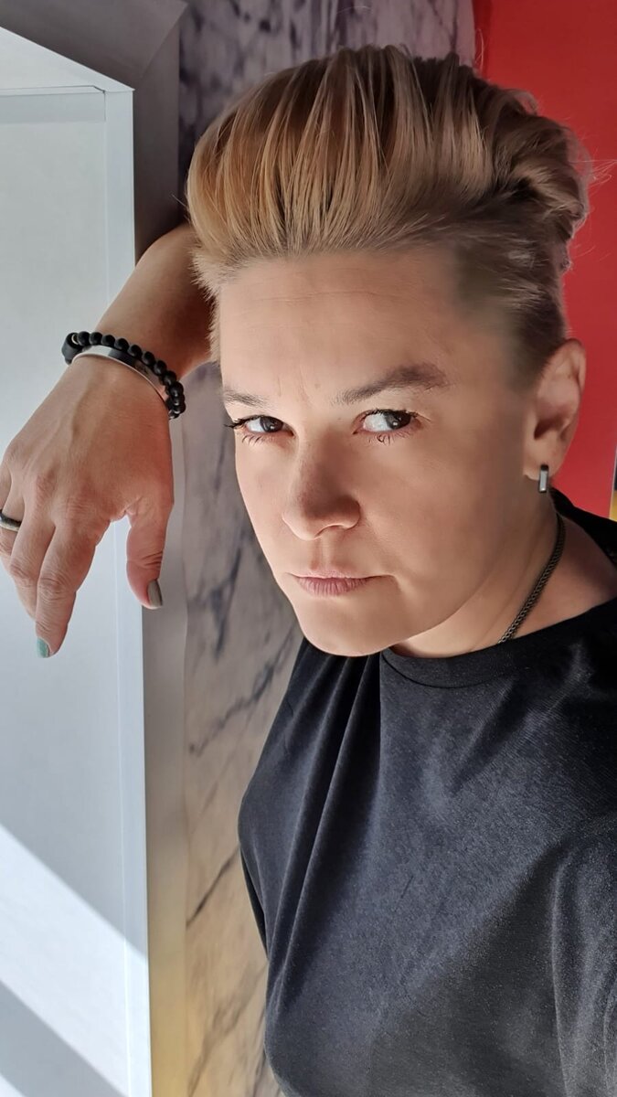 Задумчиво смотрю я на своих заказчиков