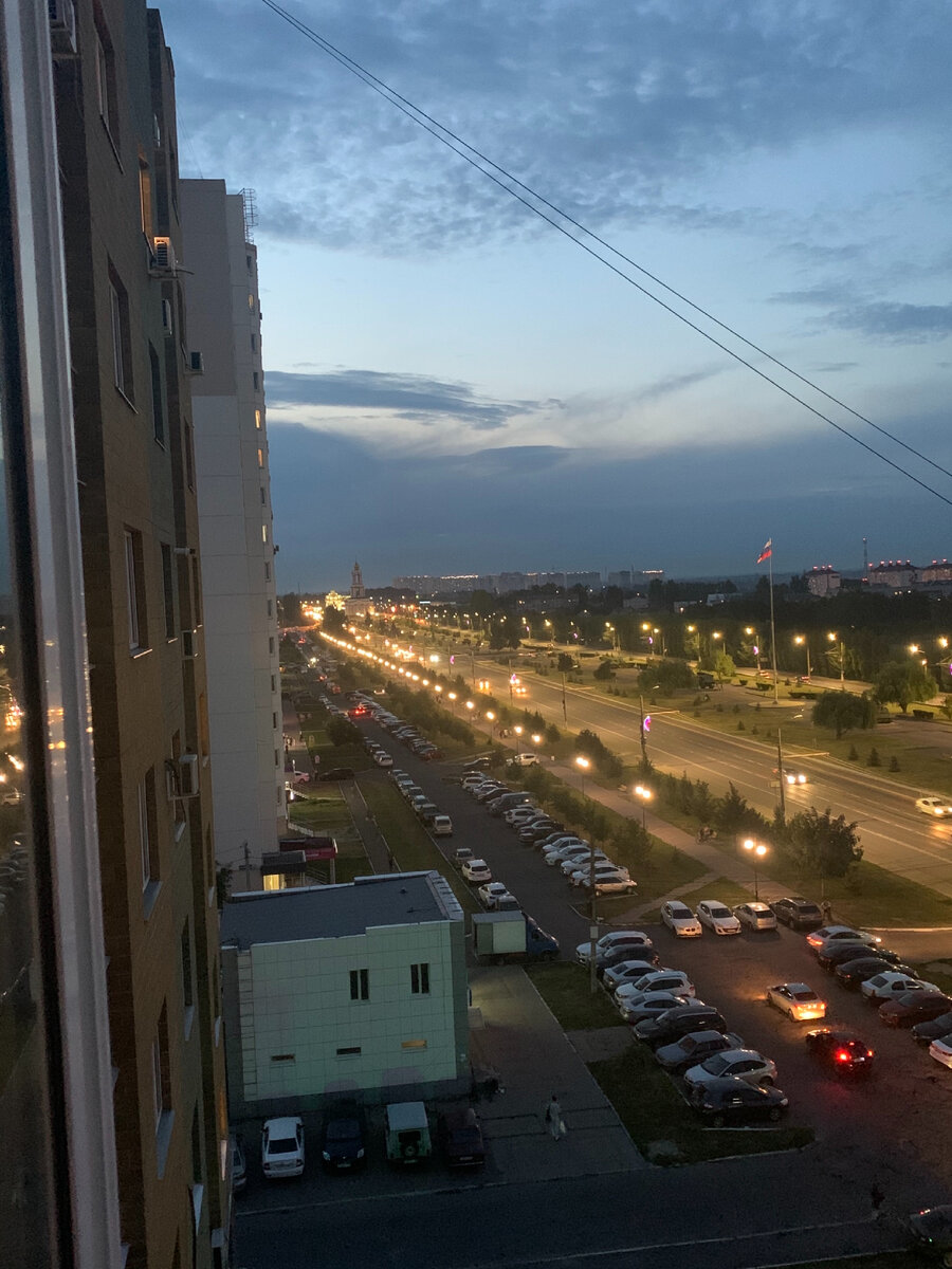 Проспект Победы, вечерний вид