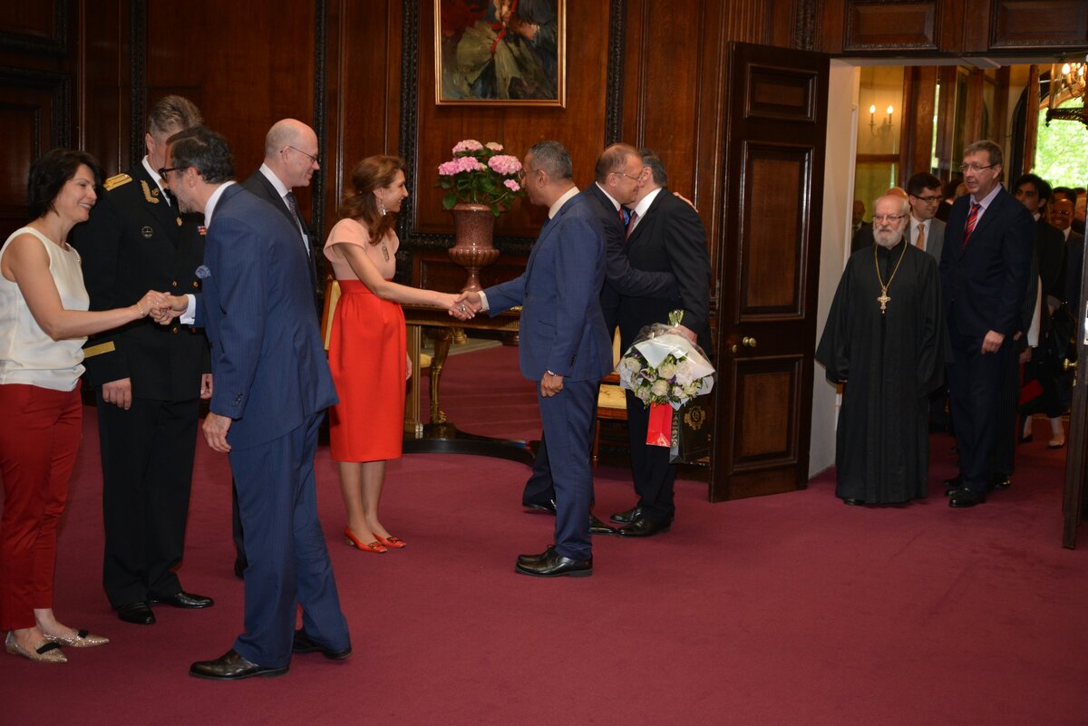 Китайская делегация. Горки ленинские посол китая. Посольство китая в израиле. Посол шри ланки в в историко-этнографическом музее дгу. Посольство россии в белоруссии.