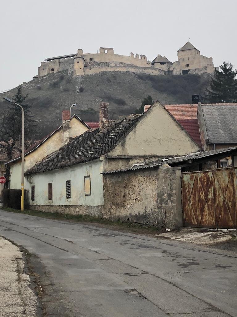 Замок для Европы экзотика, но очень распространённая 