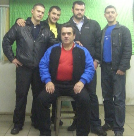 Владимир Алексеев с детьми от первого брака. Фото: vk.com