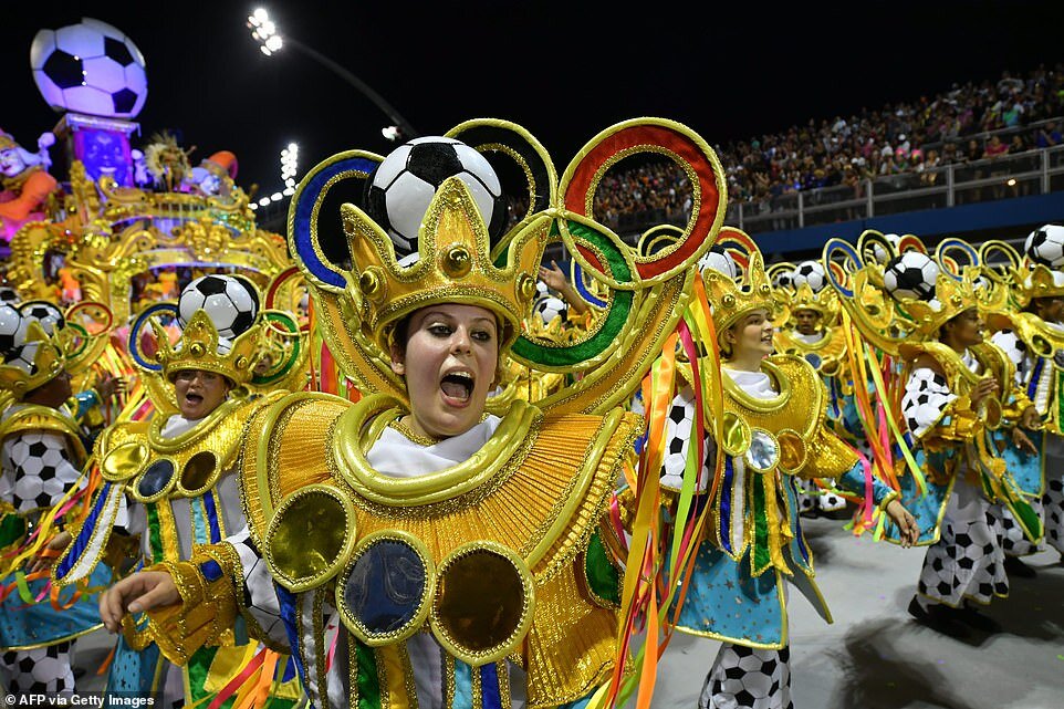 Alexandro Coutinho Carnaval Zeus