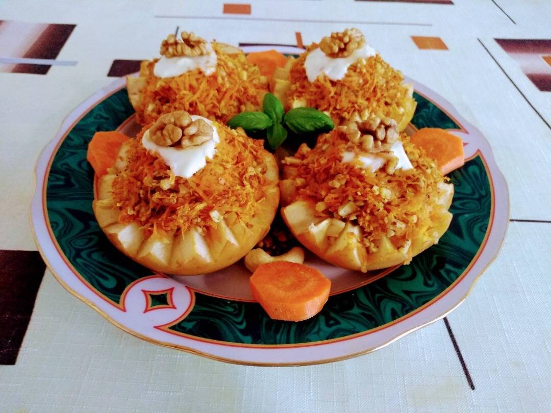 Яблоко запеченное с орехами братья Караваевы