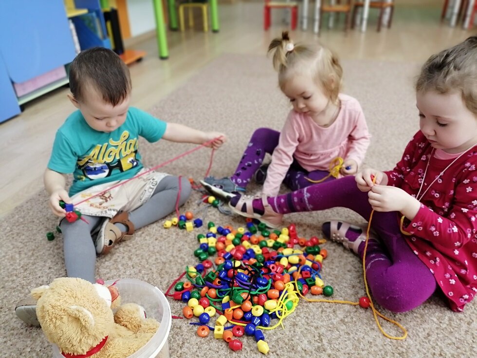 Сенсорное развитие и воспитание детей 2-3 лет: дидактические игры, занятия по сенсорике