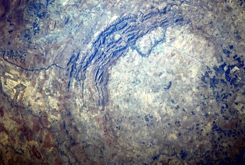    Остатки импактной структуры Вредефорт: вид из космоса / ©NASA