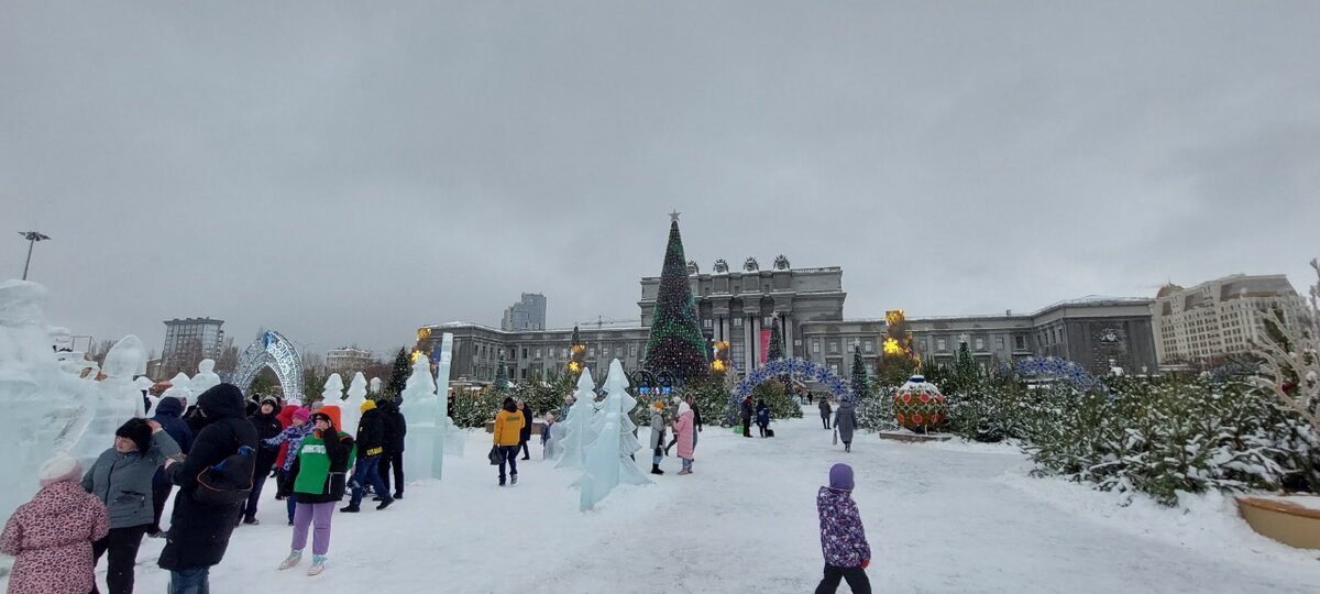 Площадь Куйбышева. Январь 2022. Фото моё.