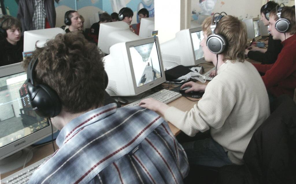 Первое user. Старый компьютерный клуб. Компьютерный клуб 90-х. Компьютерный клуб 2000-х. Компьютерный клуб нулевых.