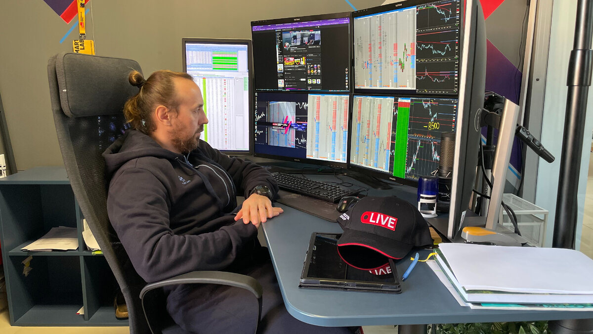 Зачем вам 7 мониторов, или каким должно быть рабочее место трейдера ...