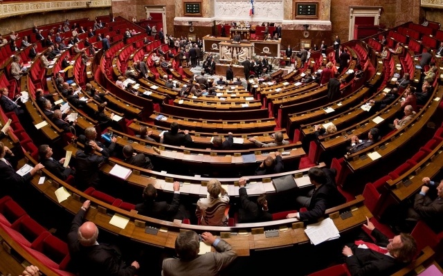    Зал заседаний парламента Франции (cc) Richard Ying et Tangui Morlier