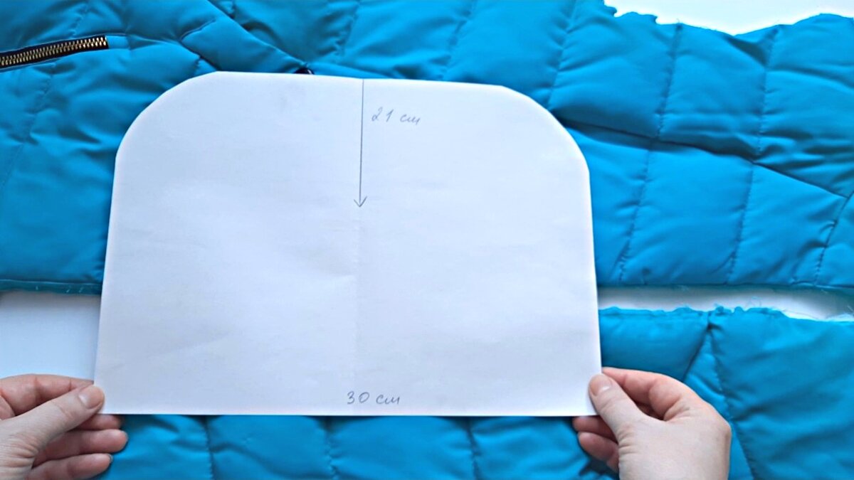 Листайте фотографии вправо