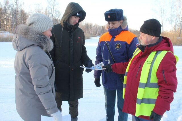    Сотрудники МЧС проводят профилактические рейды на водоёмы. Фото: Из архива "АиФ в Омске"/ Владимир Казионов