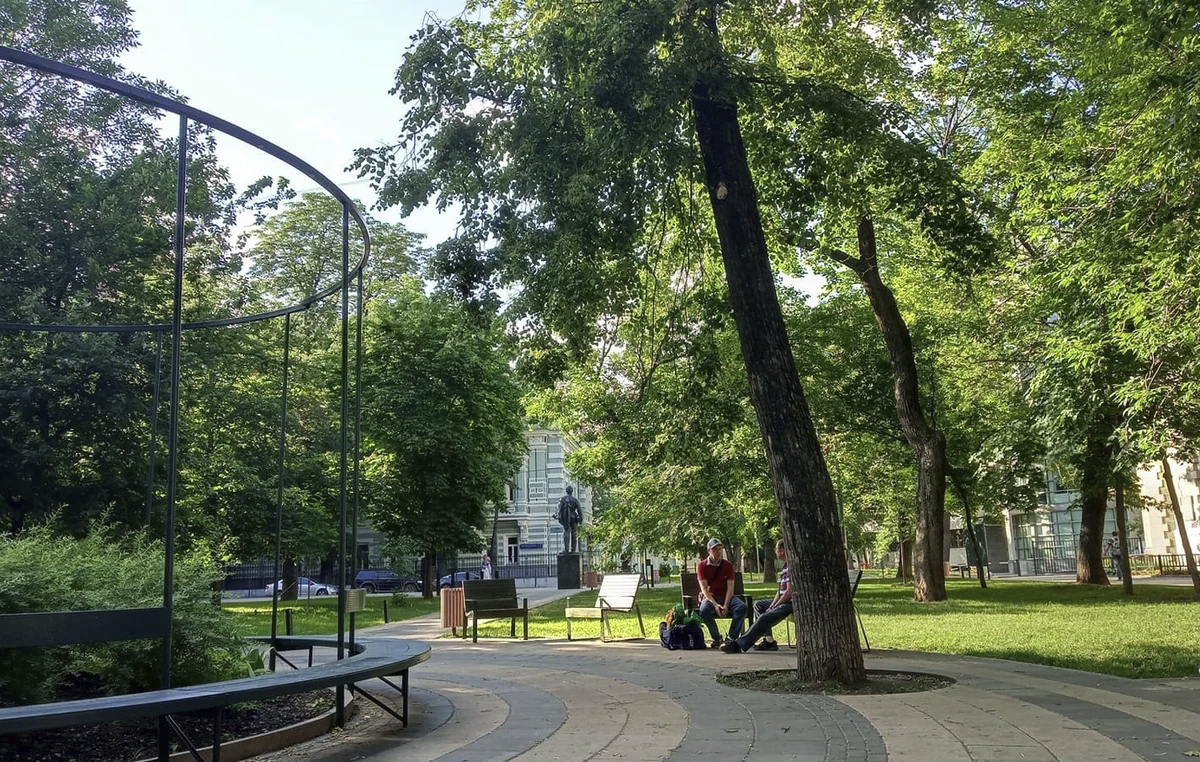 Возле Дворца пионеров, 2010-е. Из архива Московских историй.