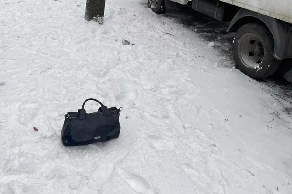     В Липецке ограбили пенсионерку  Пресс-служба УМВД Липецкой области.