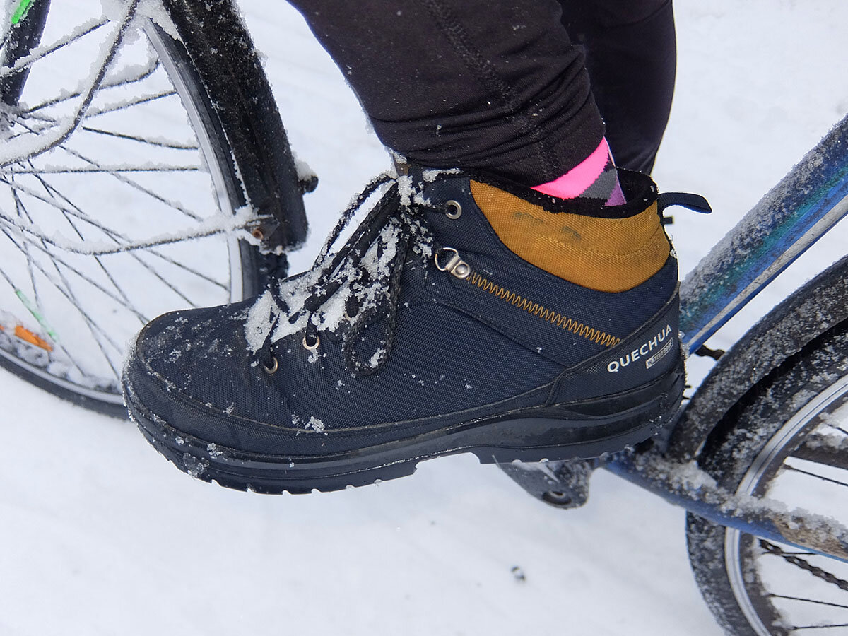 Тёплый ботинок для зимы конечно комфортнее