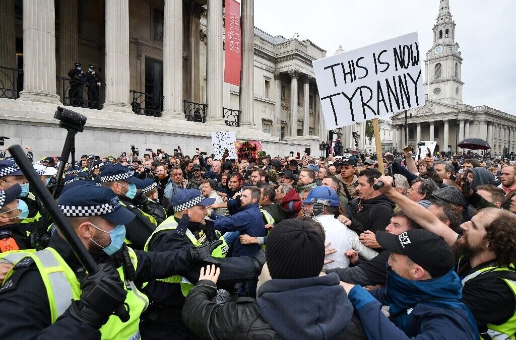 Что произошло в великобритании. Anti Lockdown protest. Covid protests Europe. Протесты в Британии 2022. Забастовка в Великобритании.