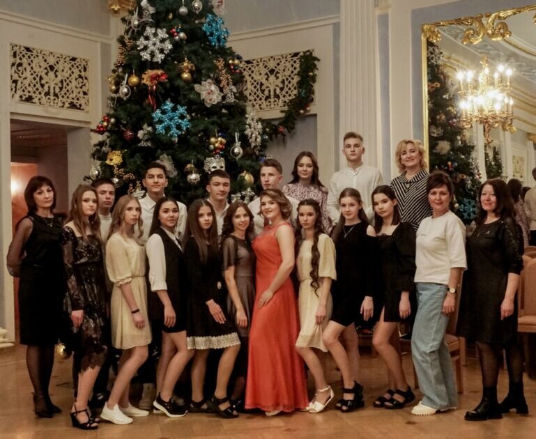    В Оренбурге для воспитанников детского дома организовали новогоднюю фотосессию Елена Шкатова