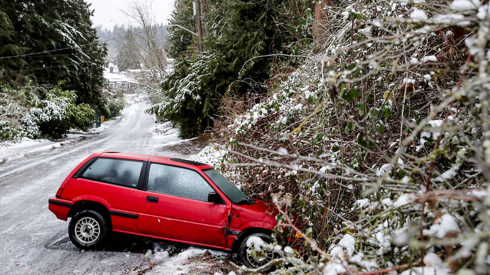 Фото: Kevin Clark / The Seattle Times / AP📷Брошенный на обочине автомобиль