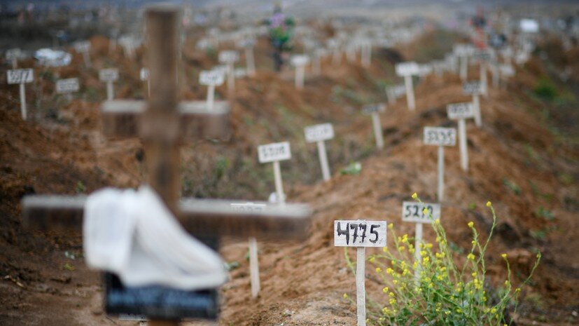     Безымянные захоронения на кладбище в Мариуполе. Архивное фото РИА Новости Алексей Майшев