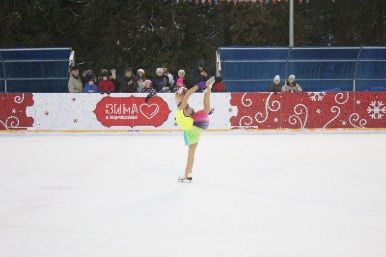     Юные фигуристки показали настоящее мастерство на льду. фото пресс-службы администрации г.о. Серпухов
