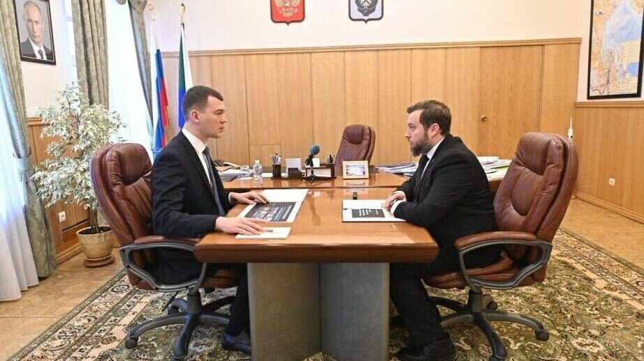     Губернатор региона провел встречу с зампредом регионального правительства по инфраструктуре