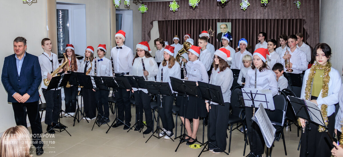 концерт в кремле. каток в кремле астрахань. рождественский концерт. новогодний огонек 2022. номер для школьного концерта.