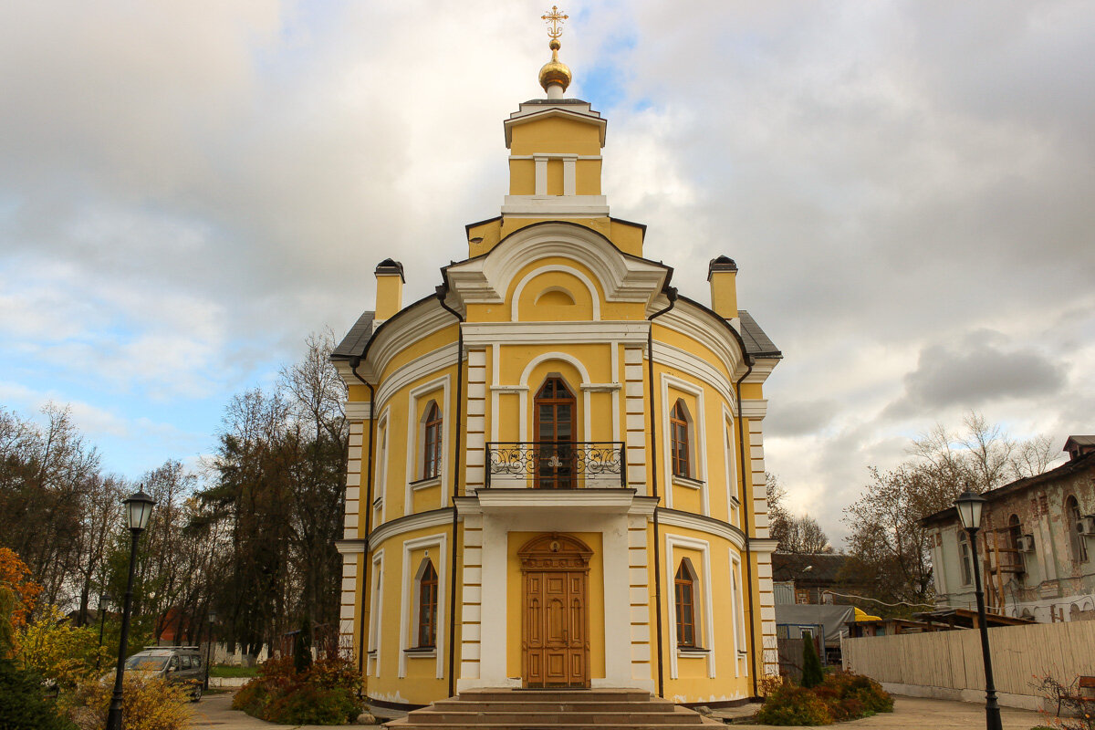 В Сергиевом Посаде, кроме Лавры, есть еще два прекрасных монастыря. Но о  них далеко не все знают | Самый главный путешественник | Дзен