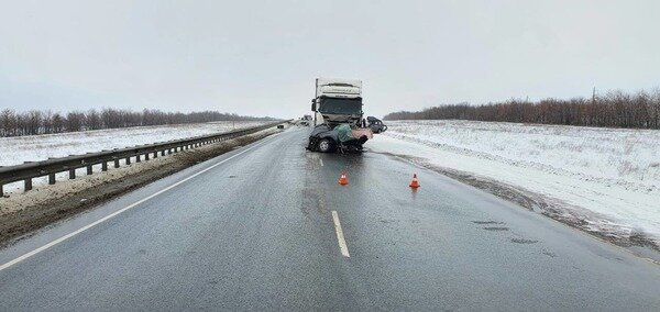    Появились подробности ДТП с грузовиком в Переволоцком районе, в котором погибли ребенок и женщина