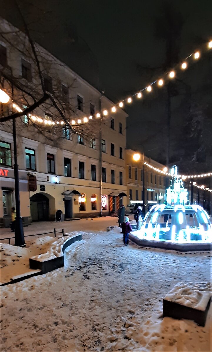 Фонтан в сквере Петербурга. Фото автора