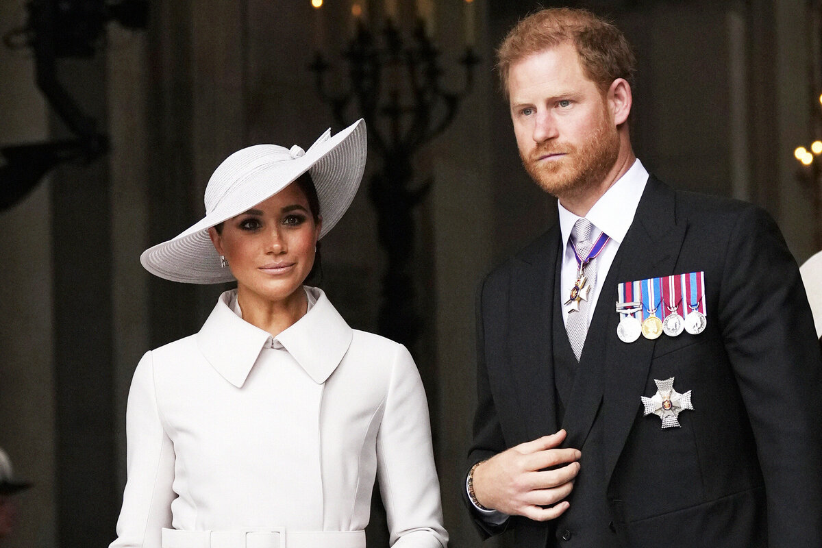     Ненависть к отцу, постельные сцены с Меган и не только: скандальные отрывки из мемуаров принца Гарри