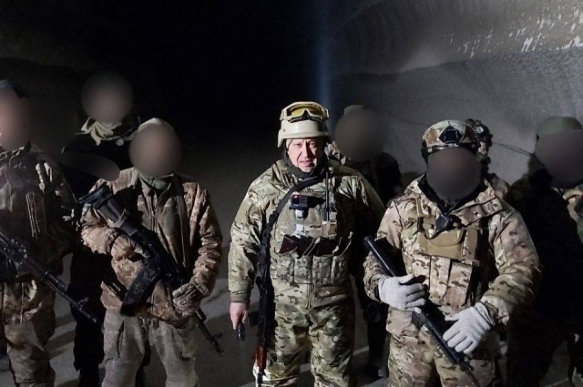    Военкор ФАН показал медали бойцов ЧВК «Вагнер» за взятие Соледара