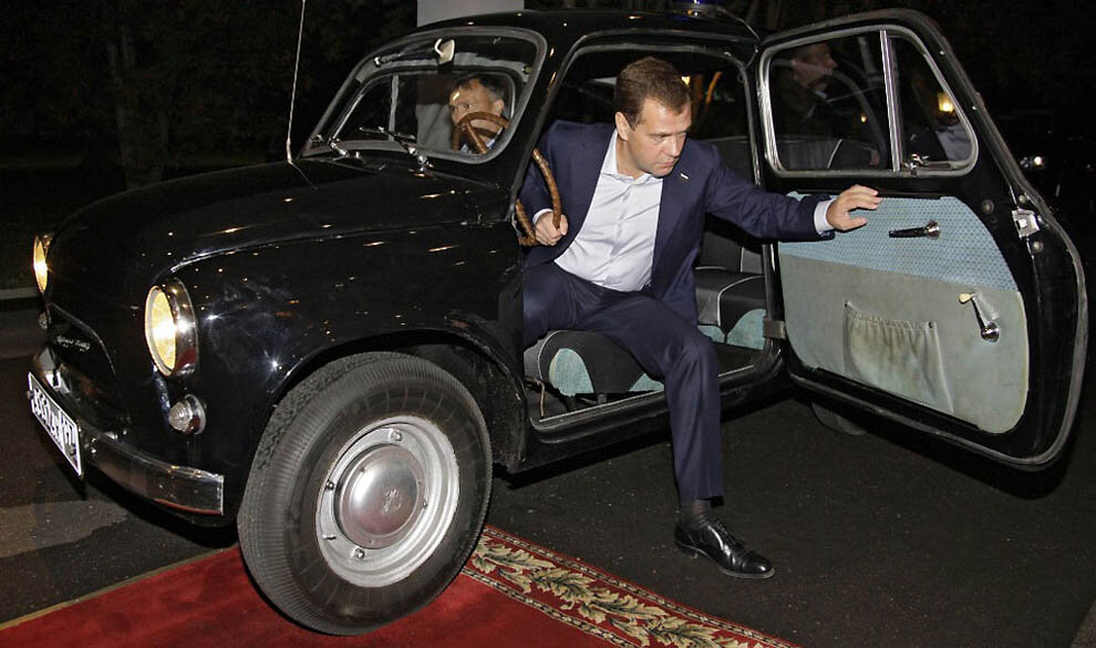 Даже у Медведева не хватило денег на новый Москвич. 