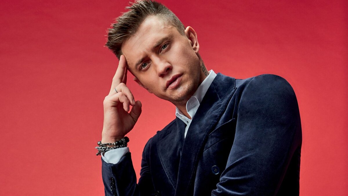 Павел Прилучный, он же Саша в фильме "любовники"