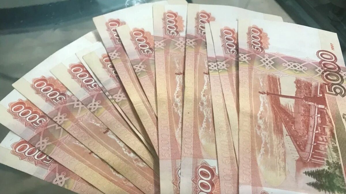    В Татарстане все еще ведется расследование 12 уголовных дел против организаторов и участников финансовых пирамид. По данным главы МВД по региону, общий ущерб по ним составил более 3 млрд рублей.