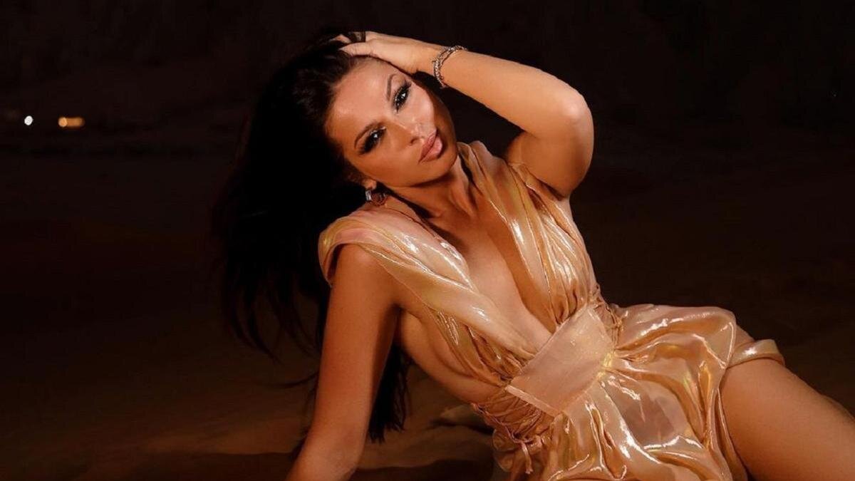    Нюша:instagram.com/nyusha_nyusha