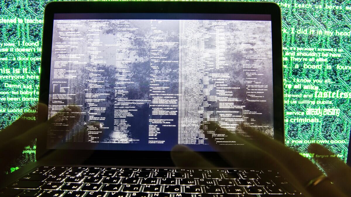    Вирус-вымогатель атаковал IT-системы компаний в разных странах© РИА Новости / Алексей Мальгавко