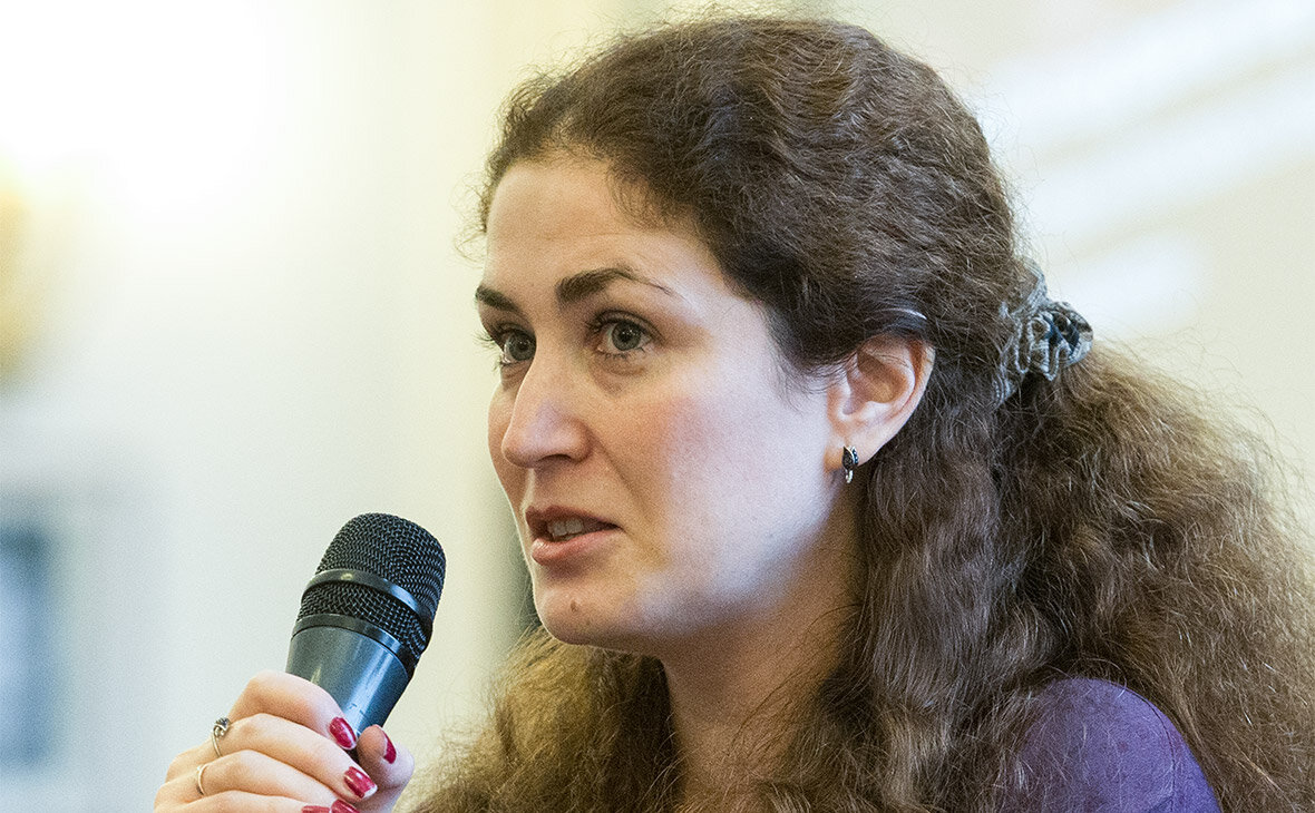 Софья Апфельбаум была осуждена по делу худрука Гоголь центра Кирилла Серебренникова. Но не взирая на этот факт она является директором РАМТа.