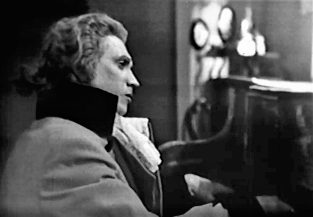 Петр Сорокин в роли Моцарта. Кадр из телеспектакля "Ворота славы" (1962)