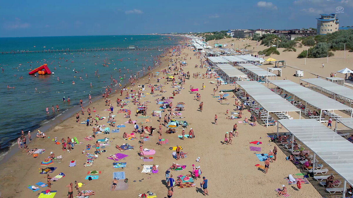Пляж на Черном море в Краснодарском крае