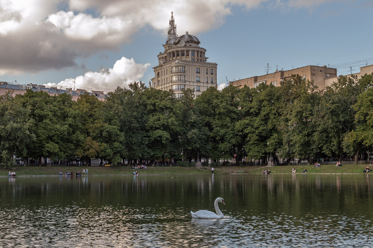 фото патриарших прудов в москве сейчас