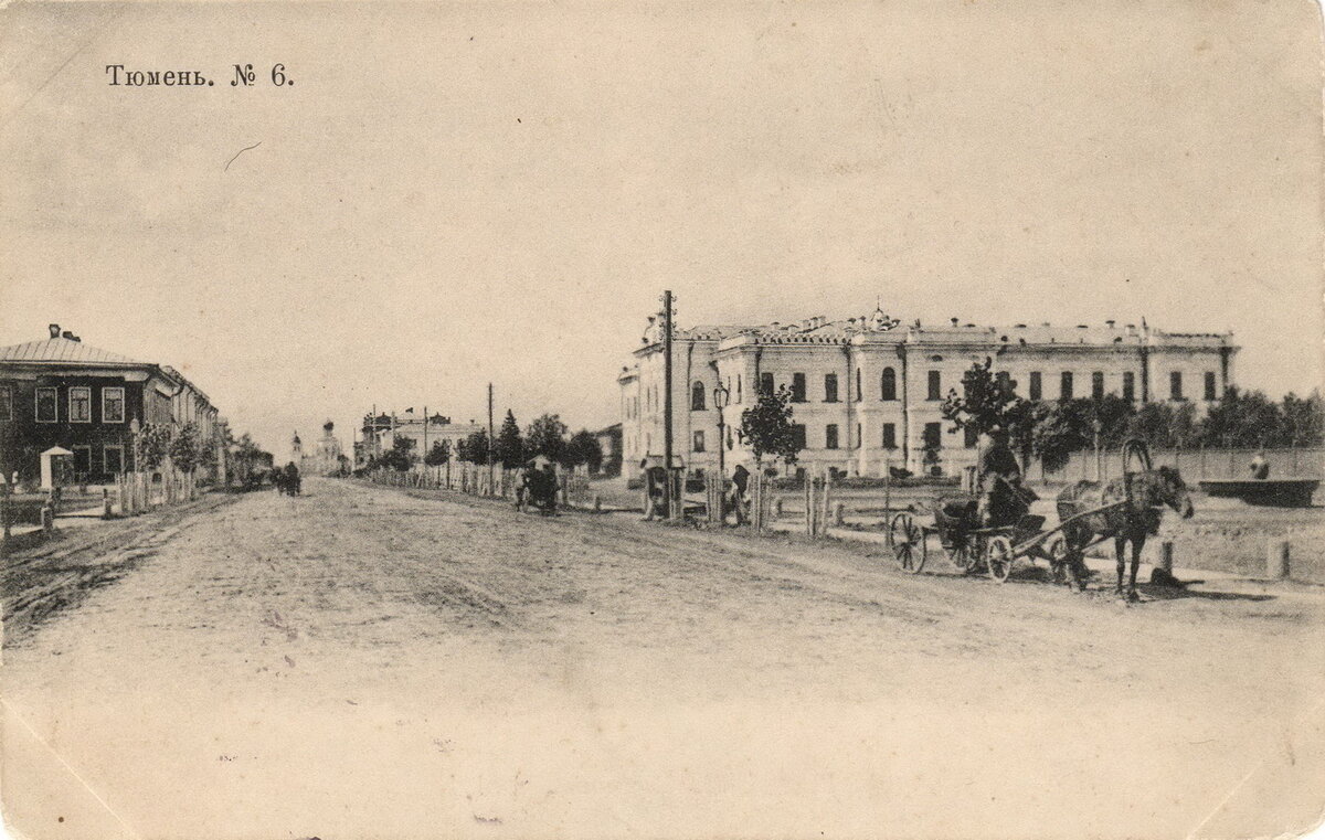 Александровская площадь. Фото с сайта www.andcvet.narod.ru