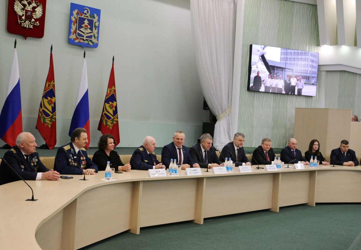    Брянские ветераны гражданской авиации обиделись на губернатора Богомаза и спикера Суббота avchernov