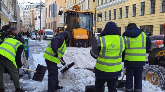    Городские службы Москвы перешли в режим повышенной готовности из-за предстоящего снегопада Дарья Смирнова