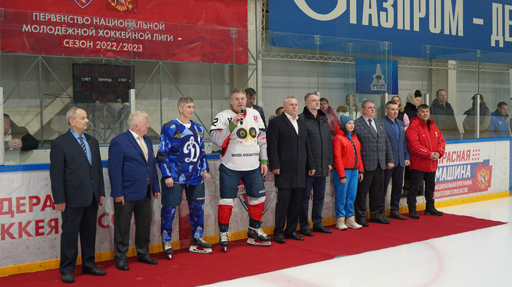 Хоккейным матчем в Брянске отметили 70-летие брянского голкипера и хоккейного тренера Александра Воронина. Об этом сообщил губернатор Брянской области Александр Богомаз.