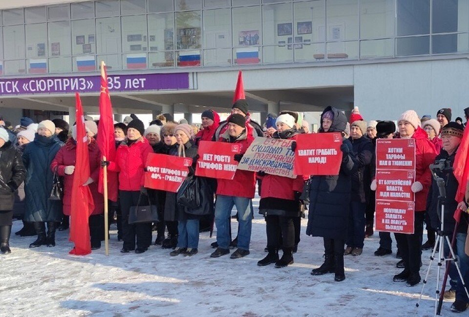    Около сотни горожан собрались на мероприятии в воскресенье. Фото: Борис Идиатулин