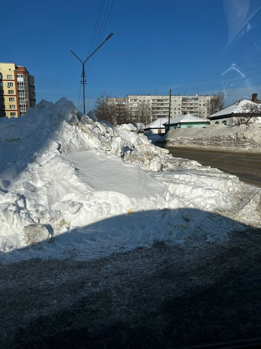 Ждать до первой аварии? Статья о том, кто должен вывозить снег и какая  ответственность предусмотрена за бездействие | Юрист Изгарская Татьяна |  Дзен